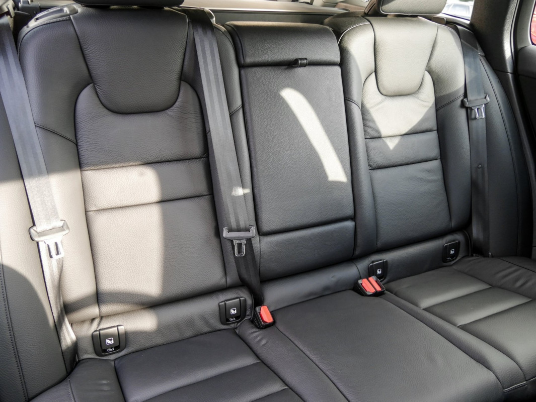 Volvo V60 B4 (D) - Kombi - Blau - Gebrauchtwagen - Bild 5