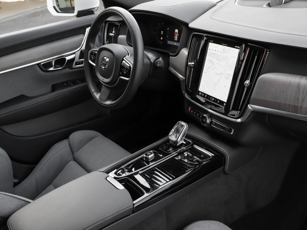 Volvo V90 T6 TE AWD - Kombi - Weiss - Gebrauchtwagen - Bild 3