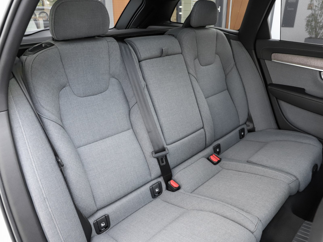 Volvo V90 T6 TE AWD - Kombi - Weiss - Gebrauchtwagen - Bild 5