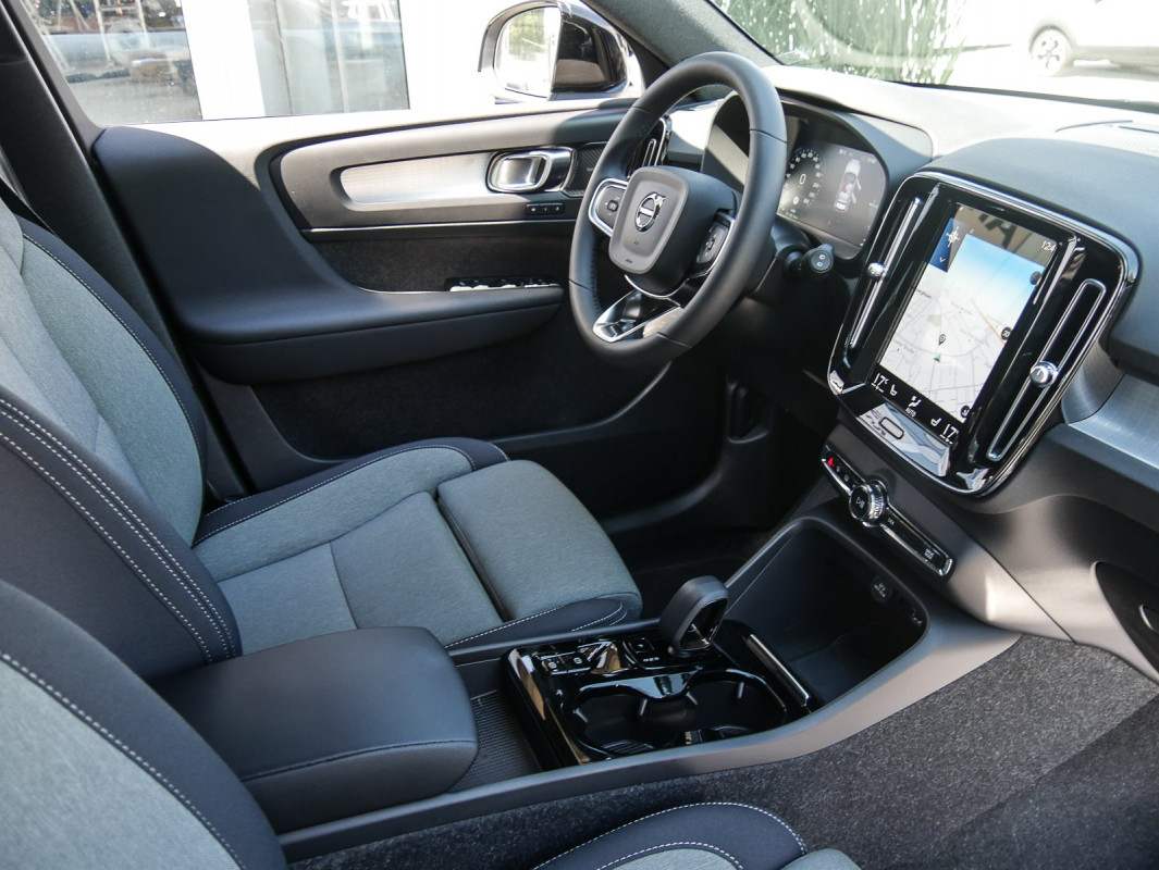 Volvo XC40 T5 Recharge - SUV/Off-road - Blau - Gebrauchtwagen - Bild 3