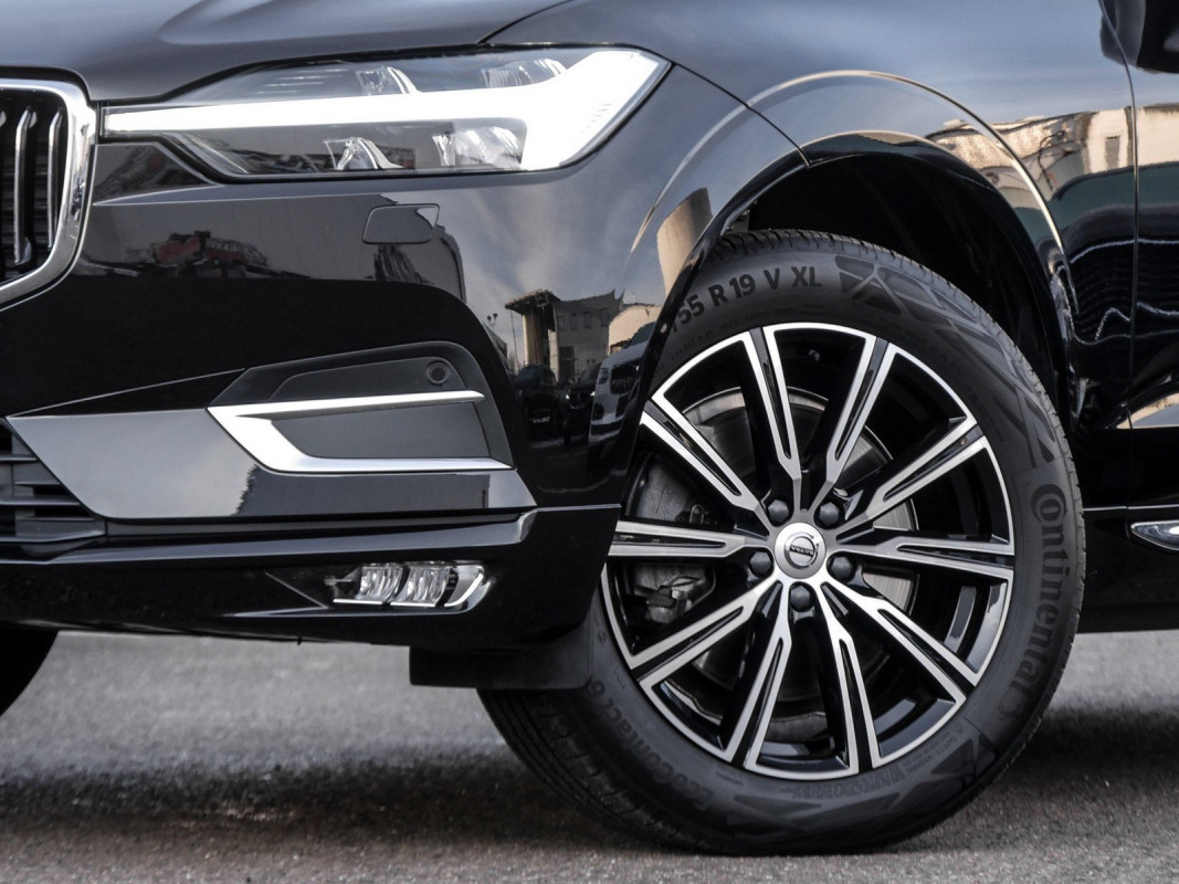 Volvo XC60 B4 Diesel - SUV/Off-road - Schwarz - Gebrauchtwagen - Bild 6