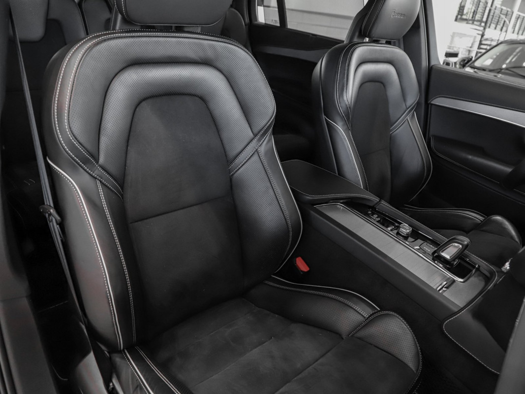 Volvo XC90 B5 (D) AWD - SUV/Off-road - Blau - Gebrauchtwagen - Bild 6