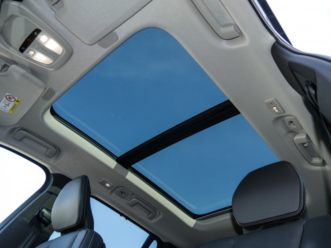Volvo XC90 B5 (D) - SUV/Off-road - Schwarz - Gebrauchtwagen - Bild 10