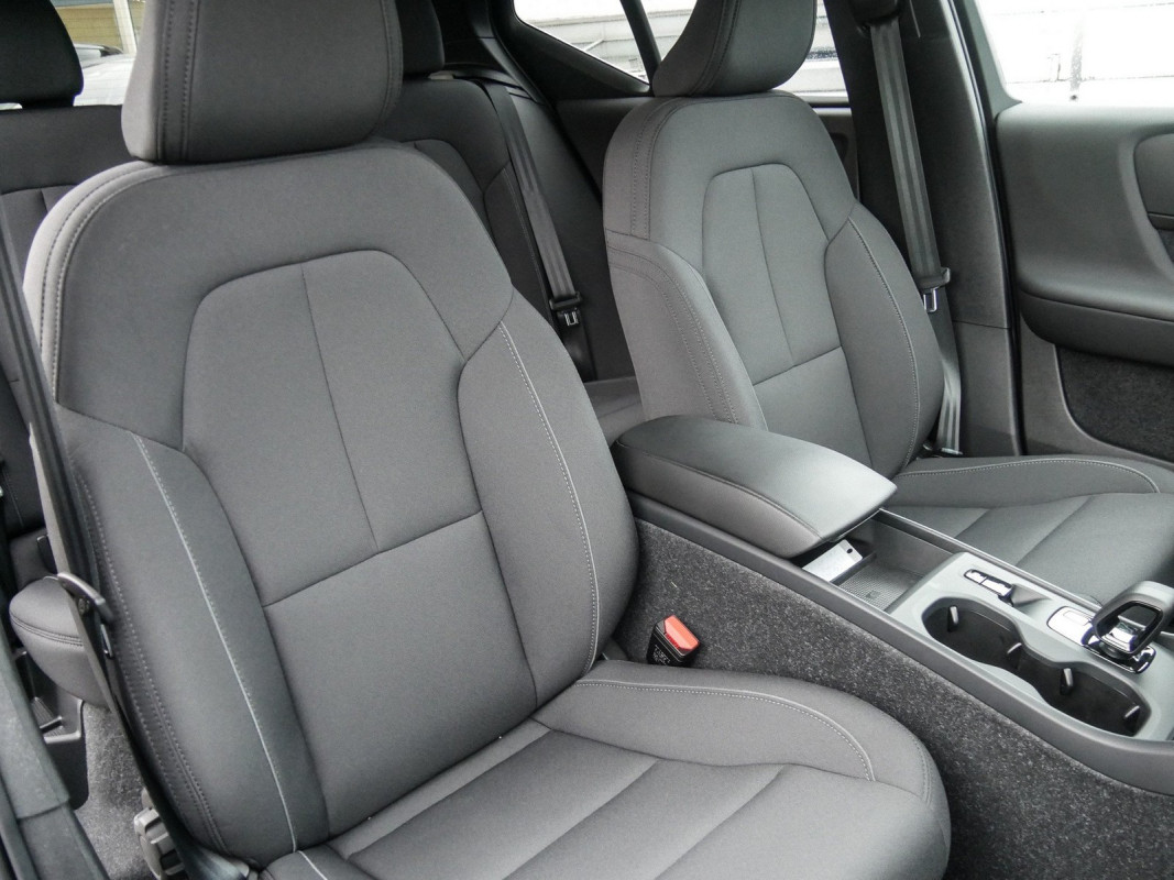 Volvo XC40 T5 Recharge - SUV/Off-road - Schwarz - Gebrauchtwagen - Bild 7