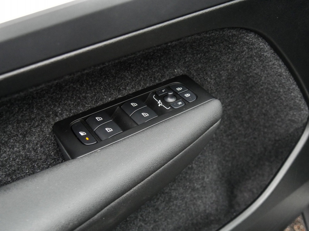 Volvo XC40 T5 Recharge - SUV/Off-road - Schwarz - Gebrauchtwagen - Bild 14
