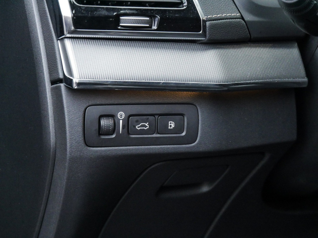 Volvo XC90 T8 Recharge - SUV/Off-road - Schwarz - Gebrauchtwagen - Bild 15
