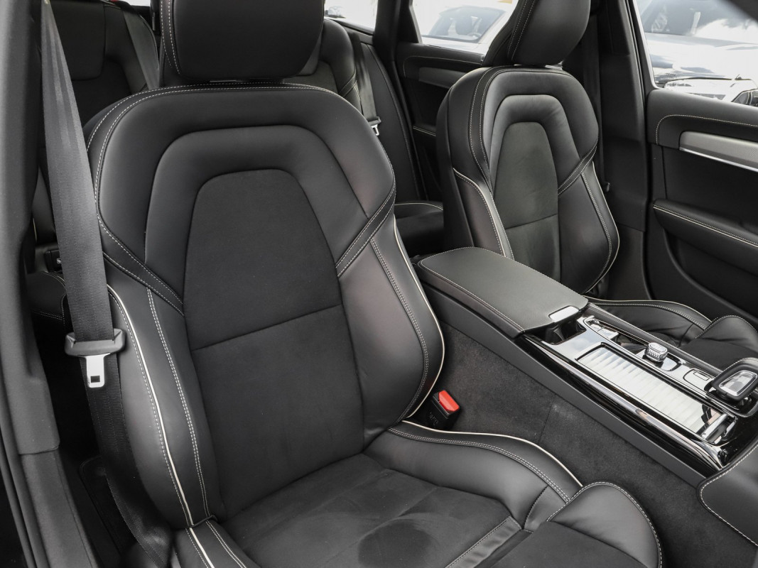 Volvo V90 T8 Twin Engine AWD R-Design Recharge  - Kombi - Schwarz - Gebrauchtwagen - Bild 7