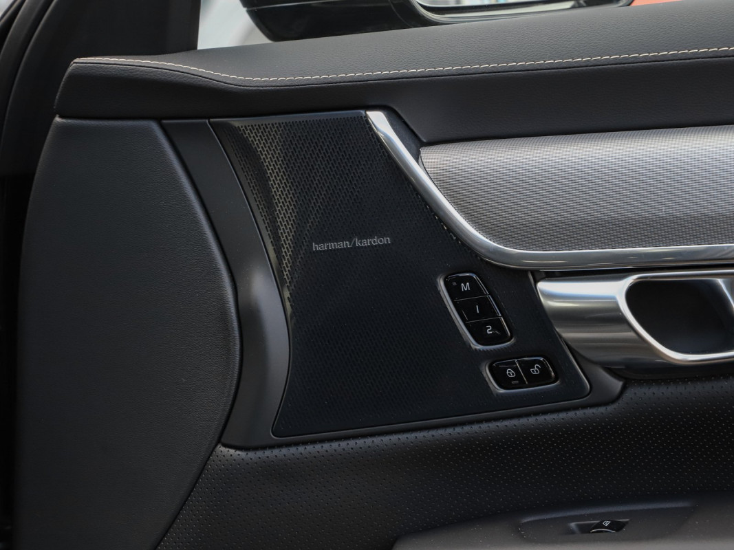 Volvo V90 T8 Twin Engine AWD R-Design Recharge  - Kombi - Schwarz - Gebrauchtwagen - Bild 10