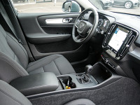 Volvo XC40 Momentum Pro 2WD - SUV/Off-road - Grau - Gebrauchtwagen - Bild 3