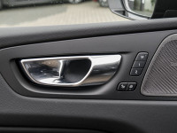 Volvo XC60 B4 Mild-Hybrid Diesel Plus Dark - SUV/Off-road - Schwarz - Neuwagen - Bild 11