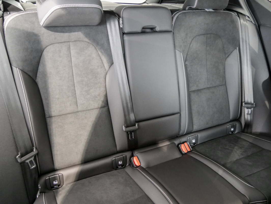 Volvo XC40 - SUV/Off-road - Schwarz - Gebrauchtwagen - Bild 4