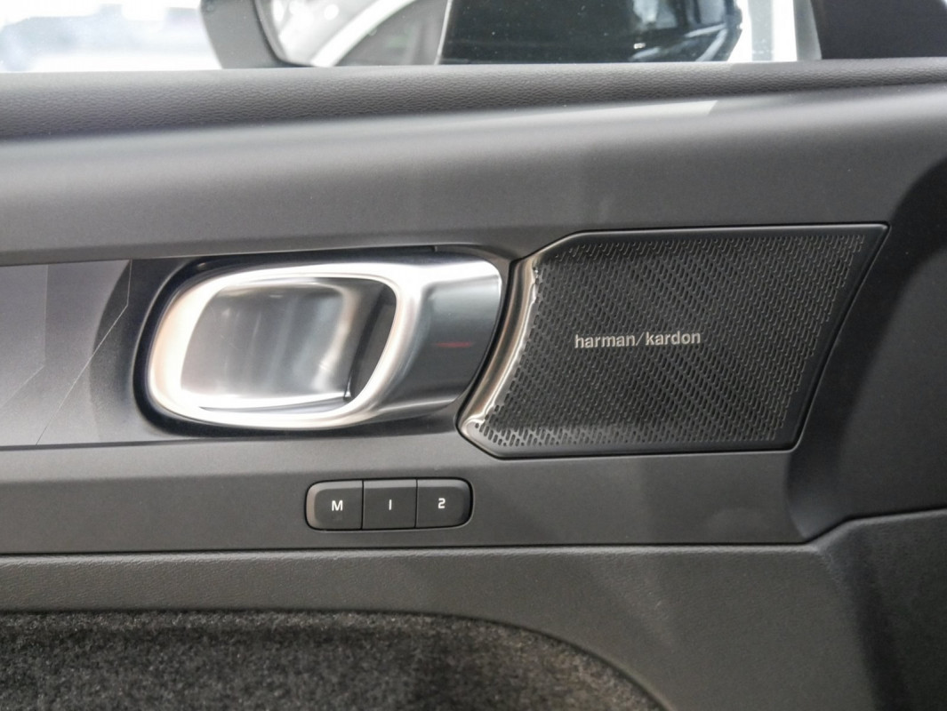 Volvo XC40 - SUV/Off-road - Schwarz - Gebrauchtwagen - Bild 11