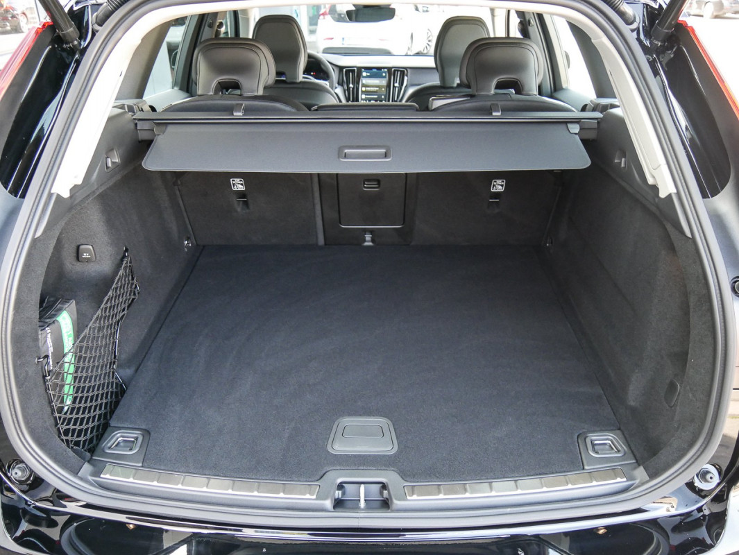 Volvo XC60 B4 Mild-Hybrid Diesel AWD - SUV/Off-road - Schwarz - Neuwagen - Bild 10
