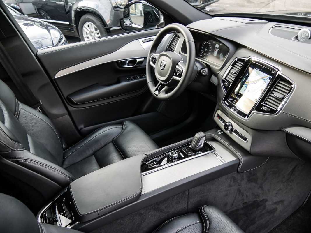 Volvo XC90 T8 Recharge AWD - SUV/Off-road - Schwarz - Gebrauchtwagen - Bild 3