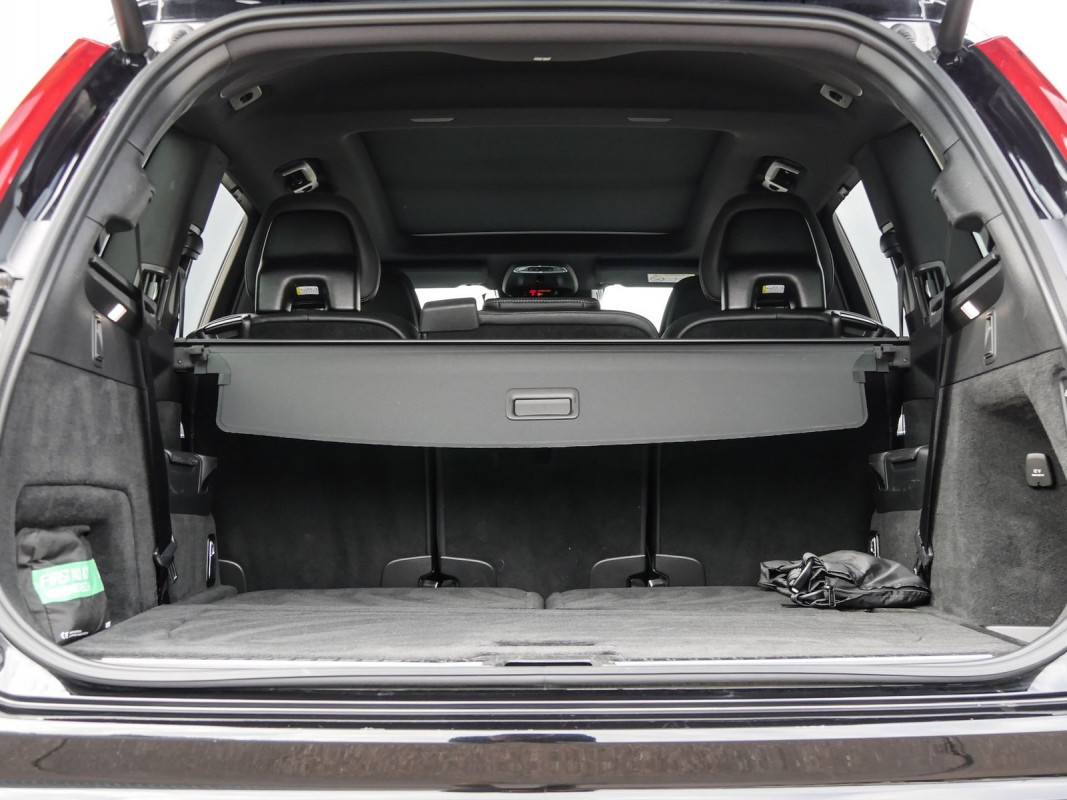 Volvo XC90 T8 Recharge AWD - SUV/Off-road - Schwarz - Gebrauchtwagen - Bild 12