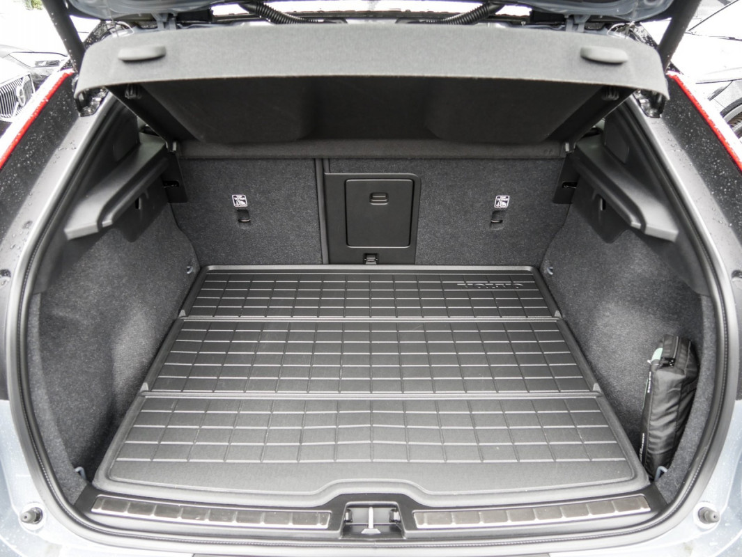 Volvo C40 - SUV/Off-road - Grau - Gebrauchtwagen - Bild 12