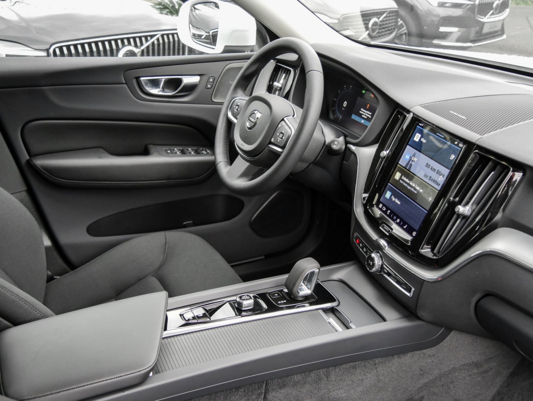 Volvo XC60 T6 AWD - SUV/Off-road - Weiss - Gebrauchtwagen - Bild 3