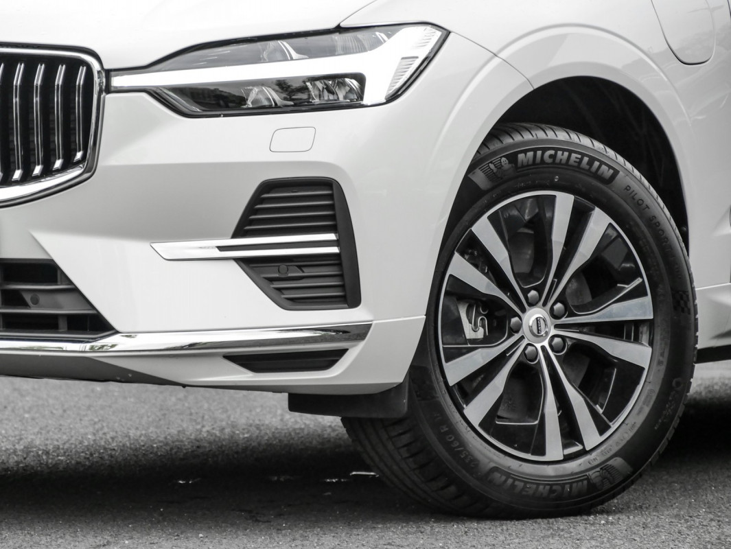 Volvo XC60 T6 AWD - SUV/Off-road - Weiss - Gebrauchtwagen - Bild 6