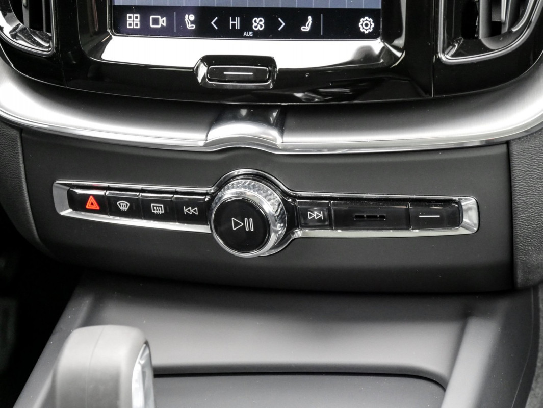 Volvo XC60 T6 AWD - SUV/Off-road - Weiss - Gebrauchtwagen - Bild 11