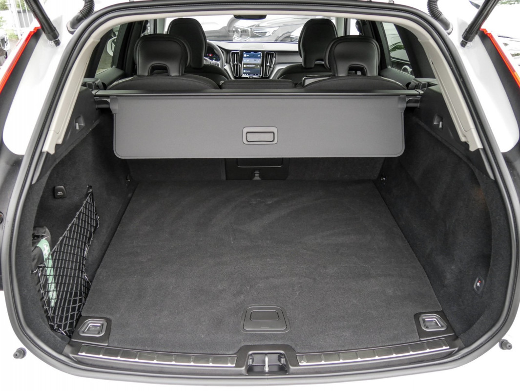 Volvo XC60 T6 AWD - SUV/Off-road - Weiss - Gebrauchtwagen - Bild 12