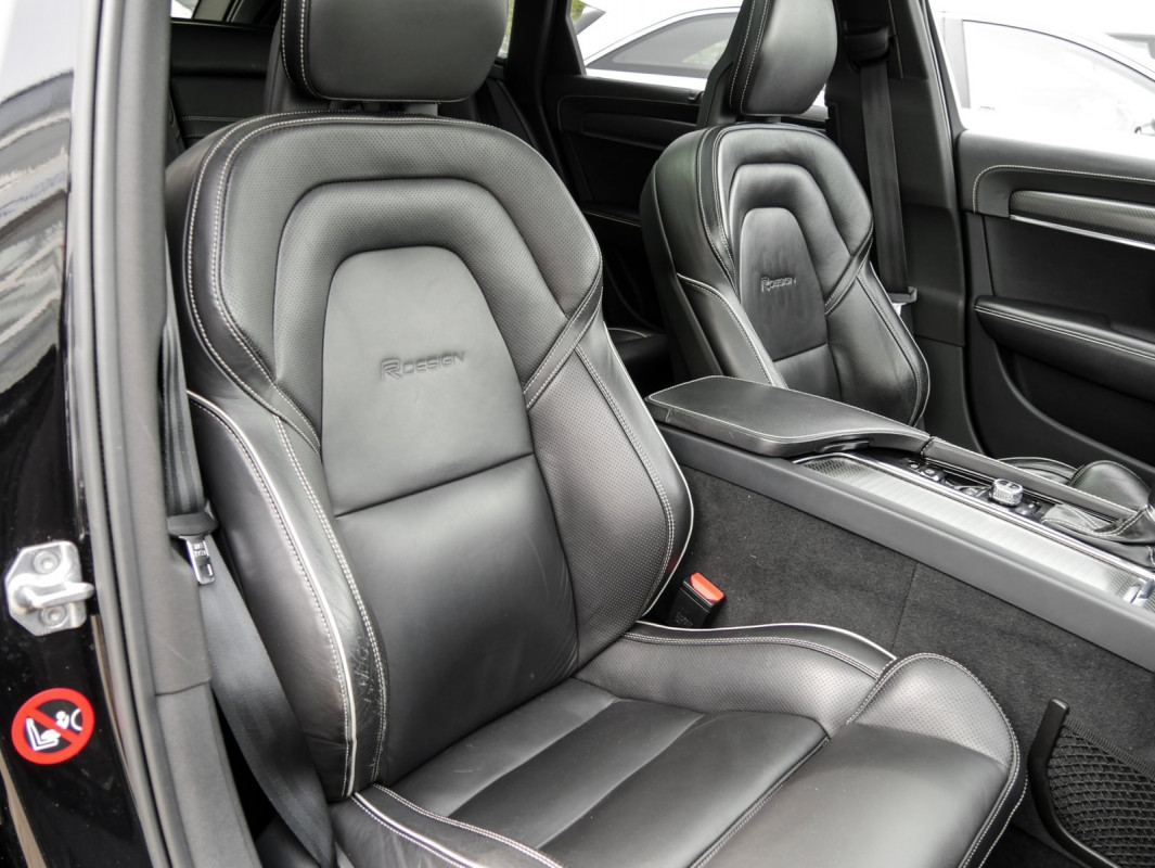 Volvo V90 D5 AWD - Kombi - Schwarz - Gebrauchtwagen - Bild 7