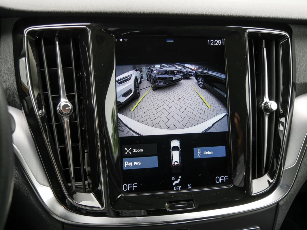 Volvo V60 T6 Recharge AWD - Kombi - Weiss - Gebrauchtwagen - Bild 10