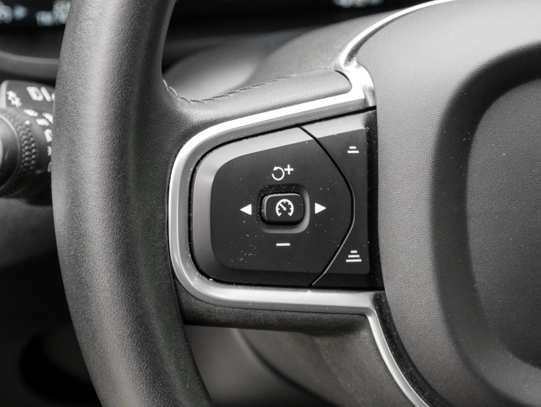 Volvo V60 T6 Recharge AWD - Kombi - Weiss - Gebrauchtwagen - Bild 15