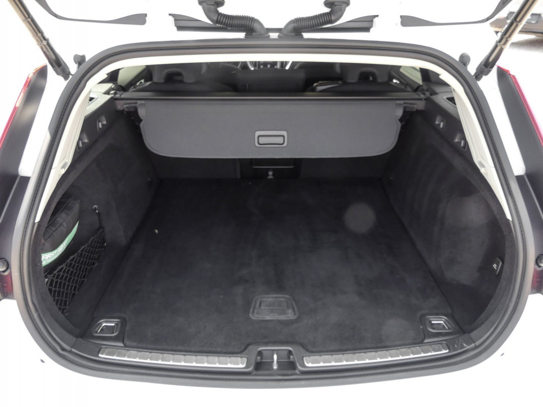 Volvo V60 T6 AWD - Kombi - Weiss - Gebrauchtwagen - Bild 12