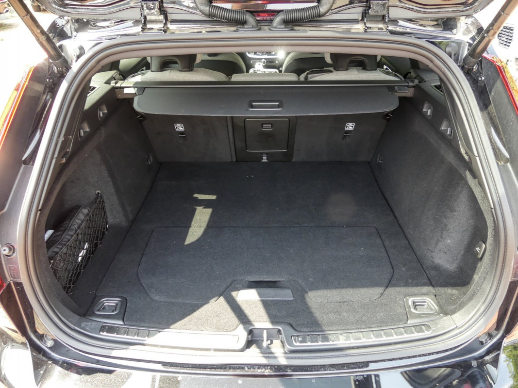 Volvo V60 Kombi - Kombi - Schwarz - Gebrauchtwagen - Bild 12