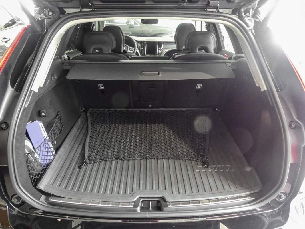 Volvo XC60 B4 Diesel - SUV/Off-road - Schwarz - Neuwagen - Bild 10