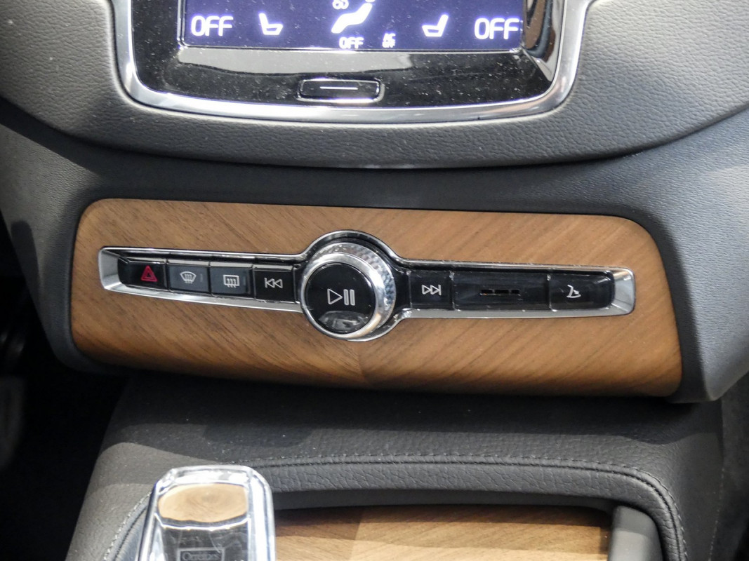Volvo XC90 B5 (D) AWD - SUV/Off-road - Weiss - Gebrauchtwagen - Bild 10