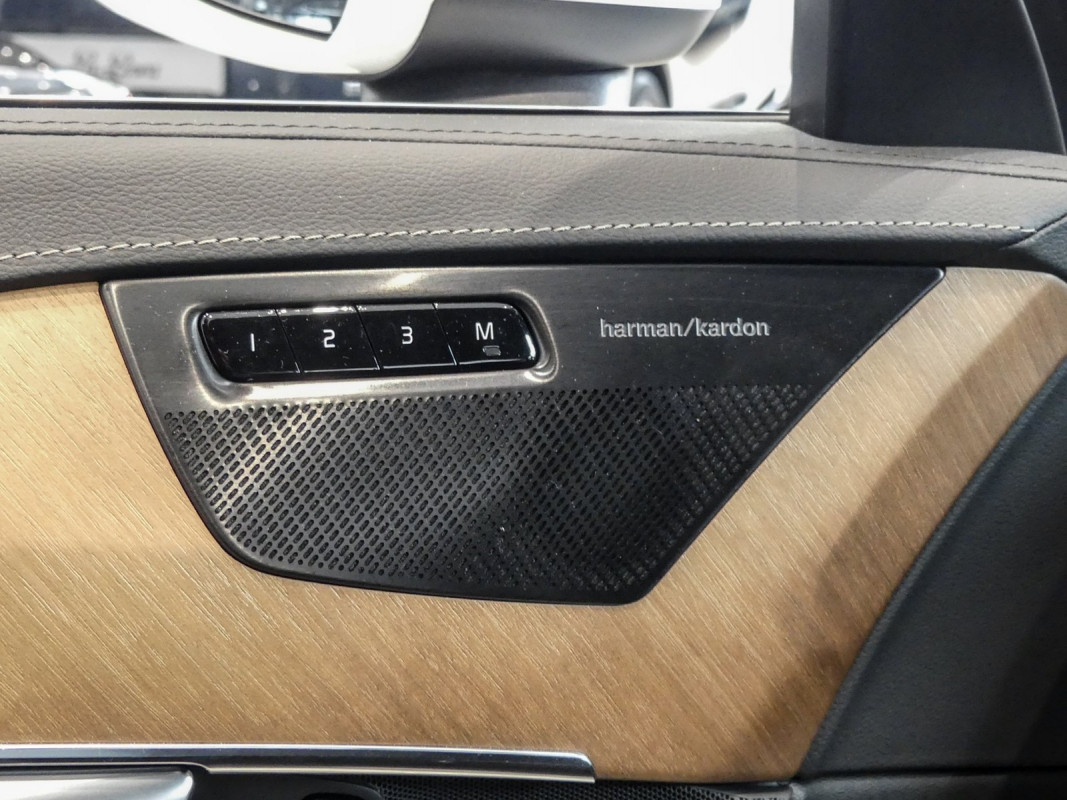 Volvo XC90 B5 (D) AWD - SUV/Off-road - Weiss - Gebrauchtwagen - Bild 11