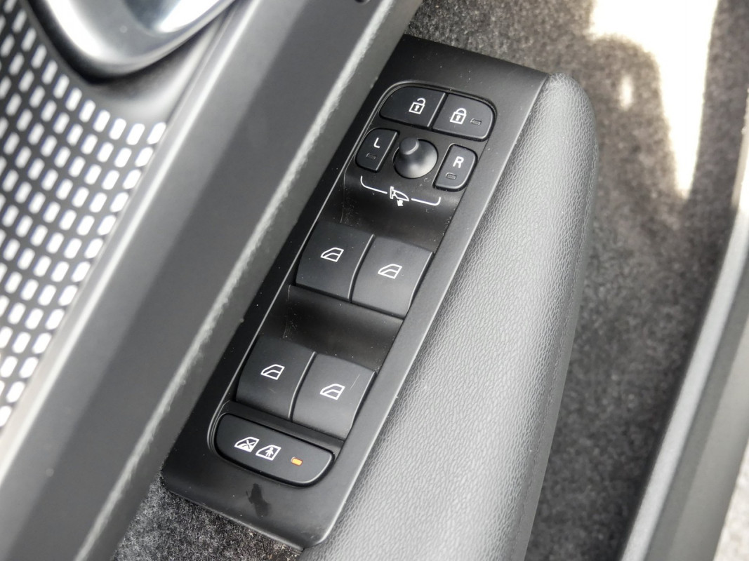 Volvo XC40 Recharge AWD - SUV/Off-road - Weiss - Gebrauchtwagen - Bild 14
