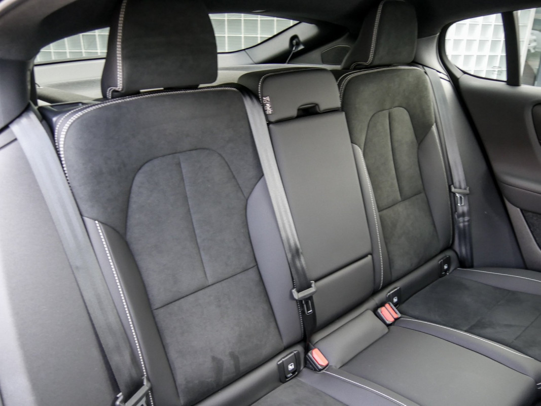 Volvo C40 - SUV/Off-road - Schwarz - Gebrauchtwagen - Bild 5