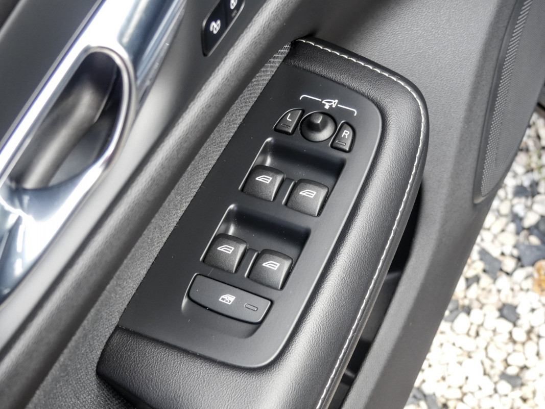 Volvo V60 T6 AWD - Kombi - Schwarz - Gebrauchtwagen - Bild 13