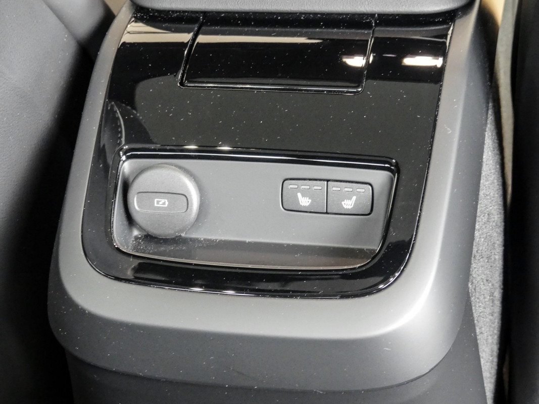 Volvo S60 T8 Recharge - Limousine - Schwarz - Gebrauchtwagen - Bild 11