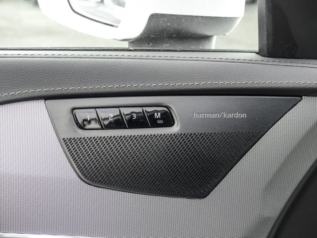 Volvo XC90 B5 (D) AWD - SUV/Off-road - Weiss - Gebrauchtwagen - Bild 13