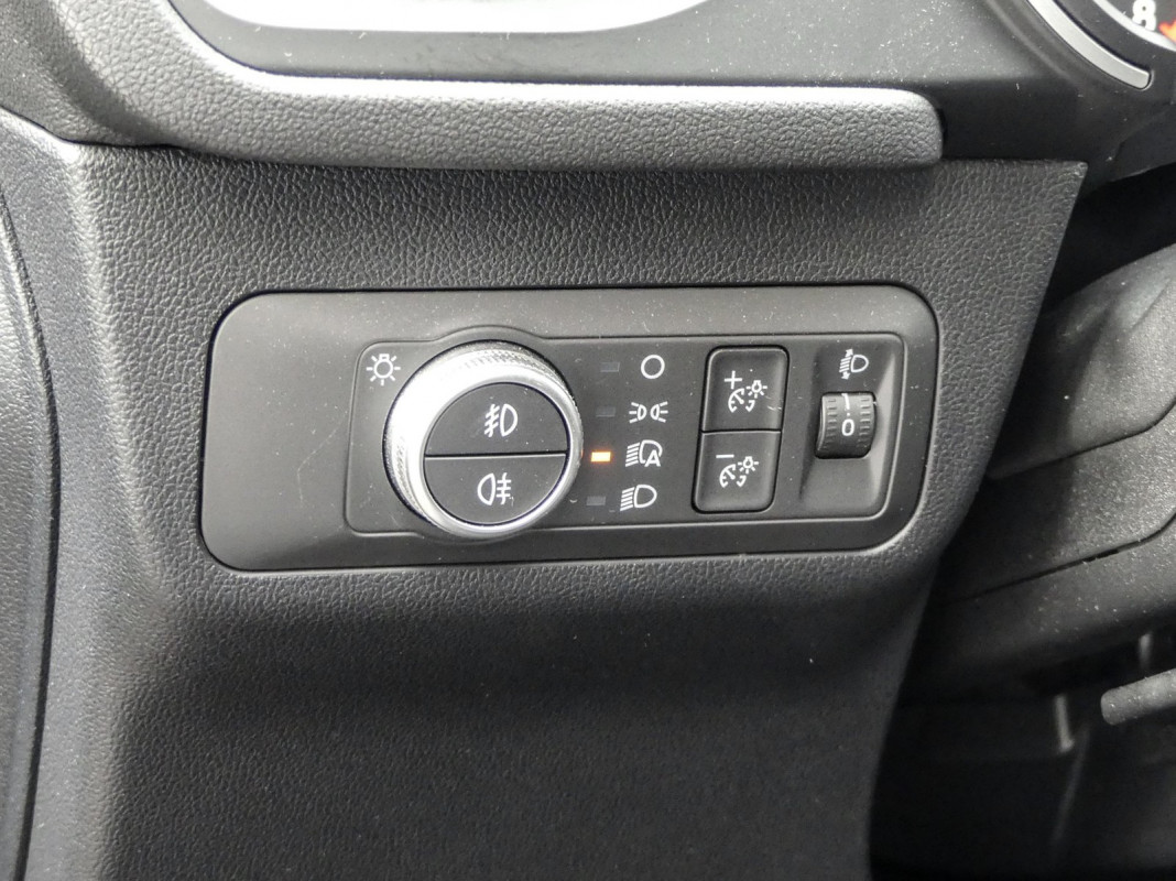 Ford Kuga 1,5l EcoBoost - SUV/Off-road - Grau - Gebrauchtwagen - Bild 14