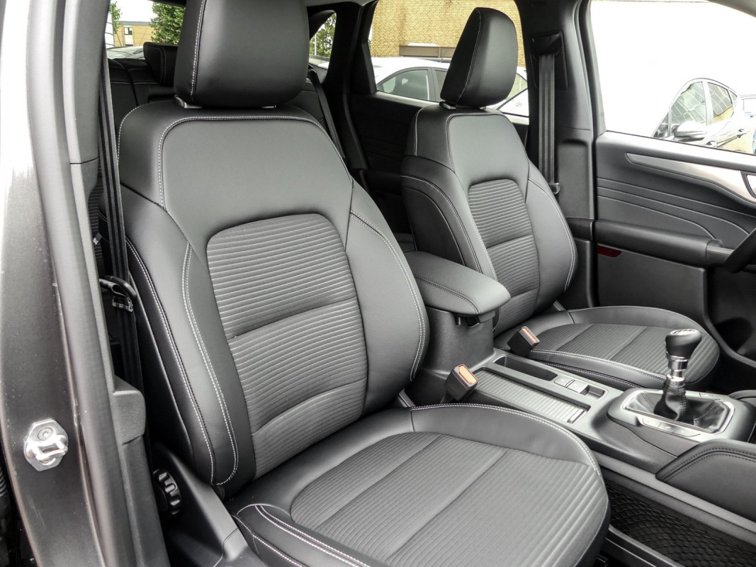 Ford Kuga Titanium 1,5 l EcoBoost 150 PS - SUV/Off-road - Grau - Neuwagen - Bild 6