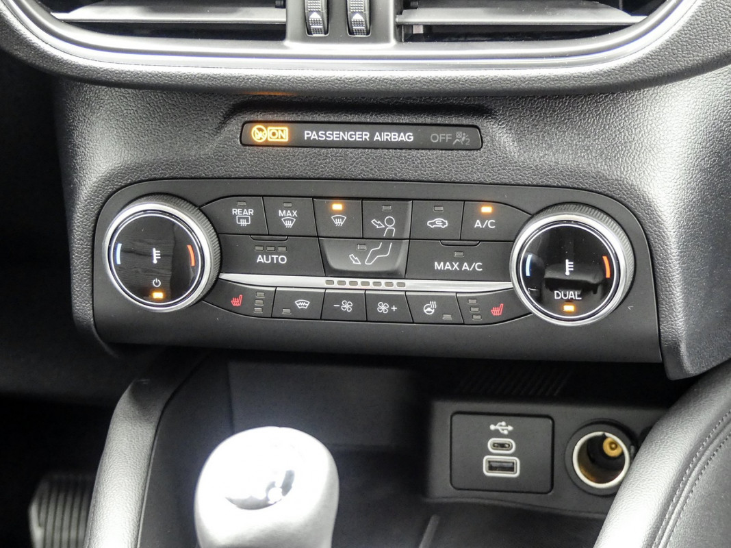 Ford Kuga Titanium 1,5 l EcoBoost 150 PS - SUV/Off-road - Grau - Neuwagen - Bild 9