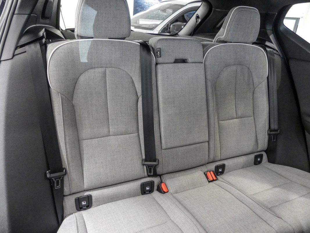 Volvo XC40 T5 Recharge - SUV/Off-road - Schwarz - Neuwagen - Bild 4