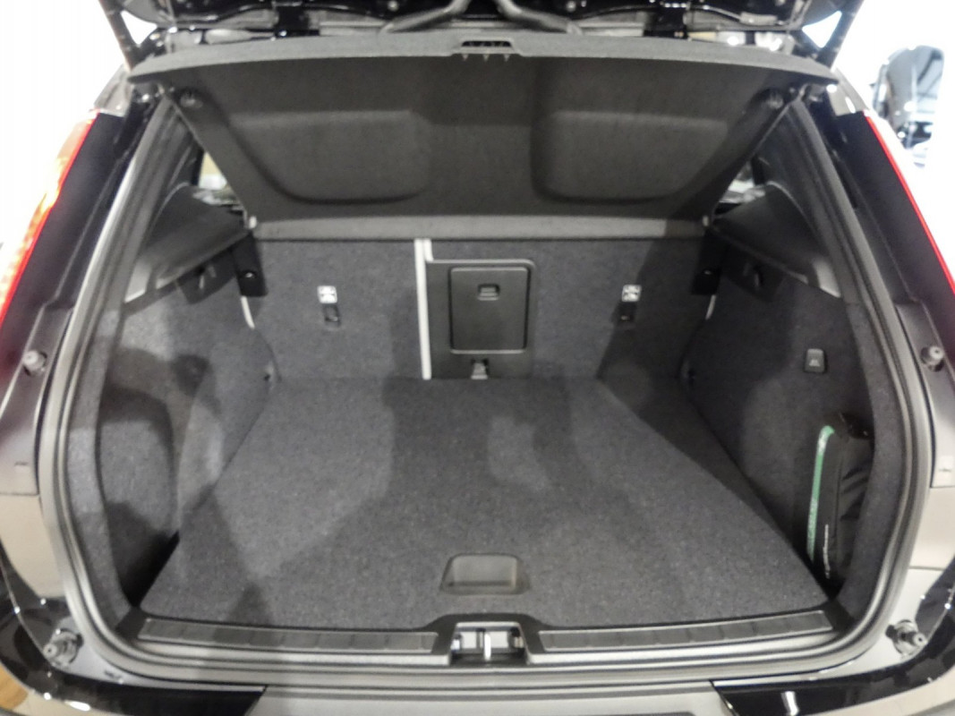 Volvo XC40 T5 Recharge - SUV/Off-road - Schwarz - Neuwagen - Bild 10