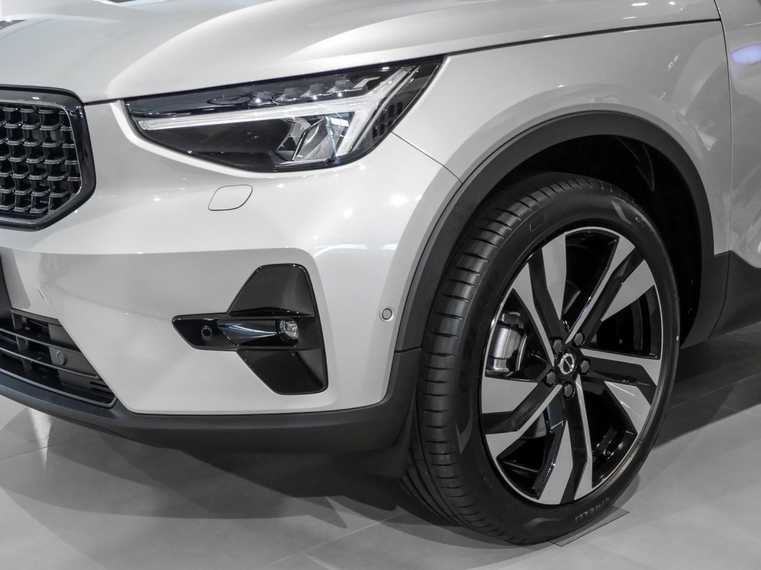 Volvo XC40 B4 (B) - SUV/Off-road - Grau - Neuwagen - Bild 5