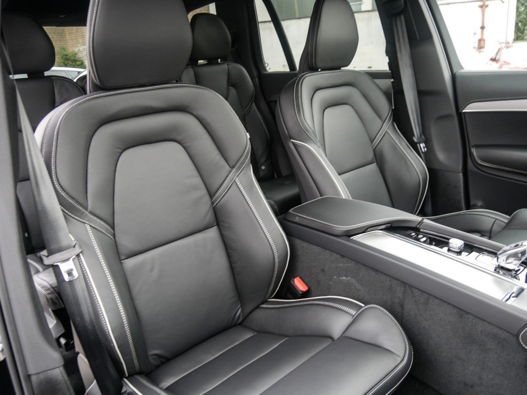 Volvo XC90 B5 (D) - SUV/Off-road - Schwarz - Gebrauchtwagen - Bild 6