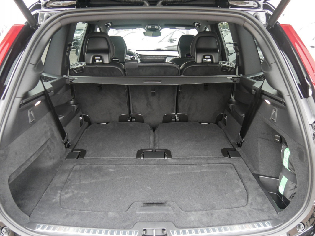 Volvo XC90 B5 (D) - SUV/Off-road - Schwarz - Gebrauchtwagen - Bild 11