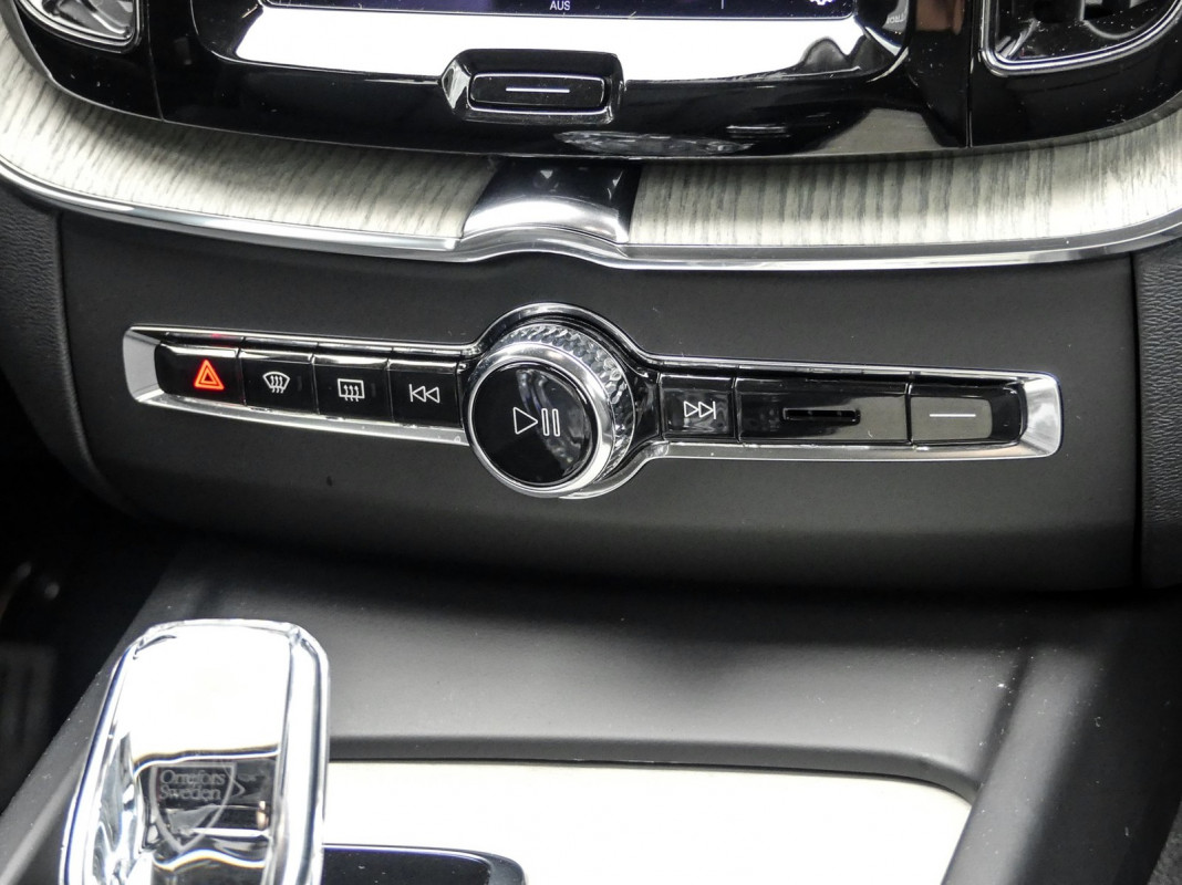 Volvo XC60 B5 (D) AWD - SUV/Off-road - Grau - Gebrauchtwagen - Bild 11