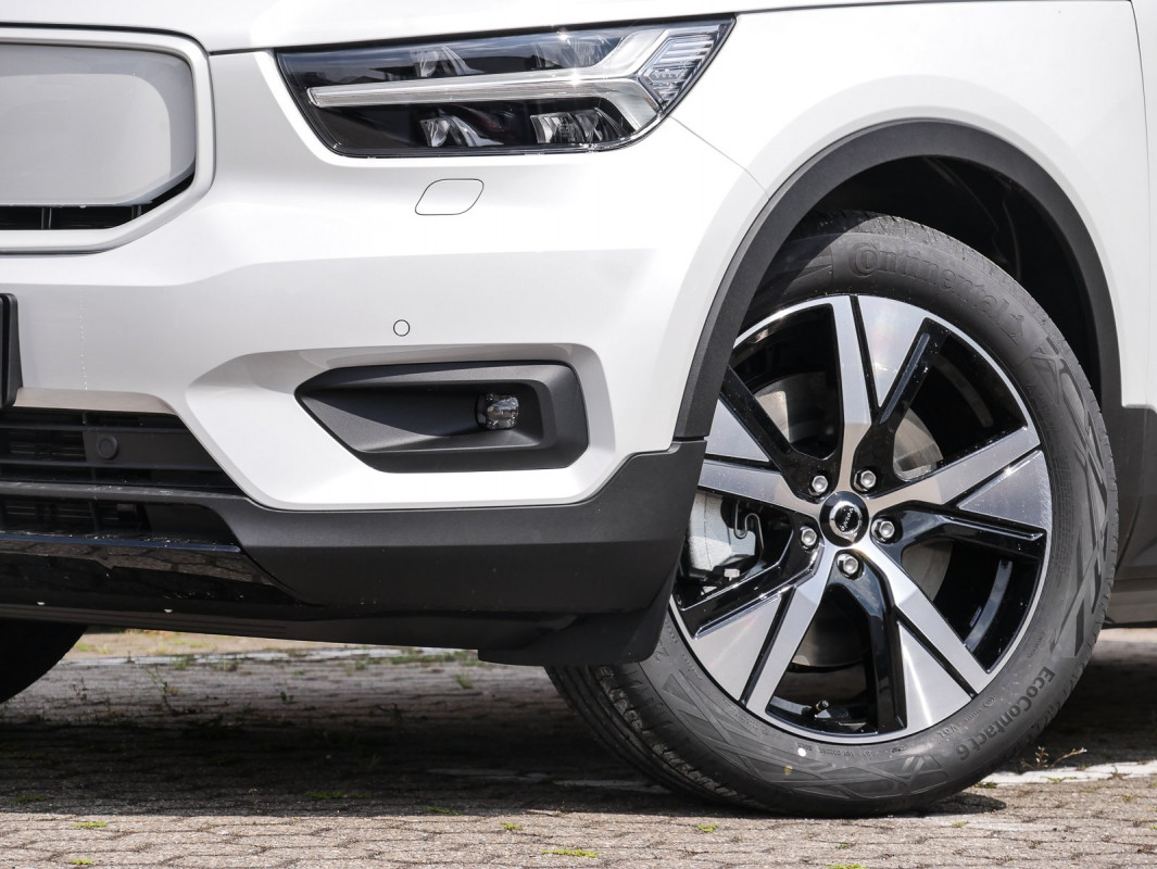 Volvo XC40 Recharge Pure Electric - SUV/Off-road - Weiss - Gebrauchtwagen - Bild 3