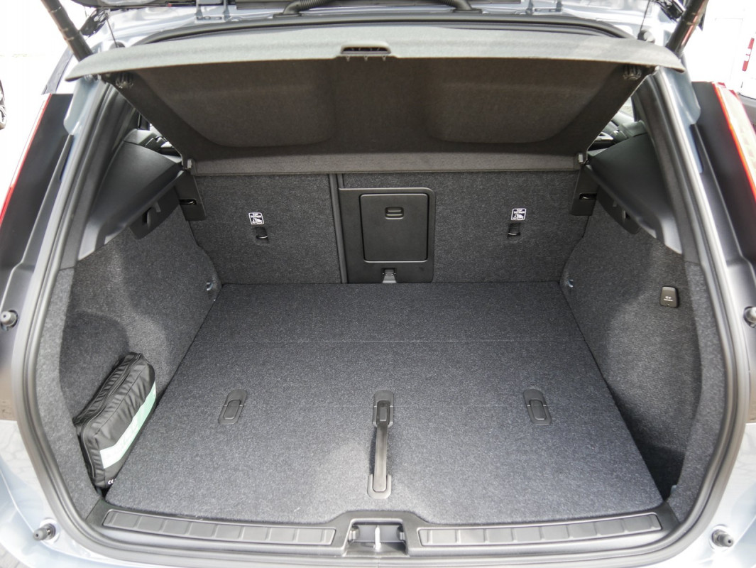 Volvo XC40 Recharge Pure Electric - SUV/Off-road - Weiss - Gebrauchtwagen - Bild 14