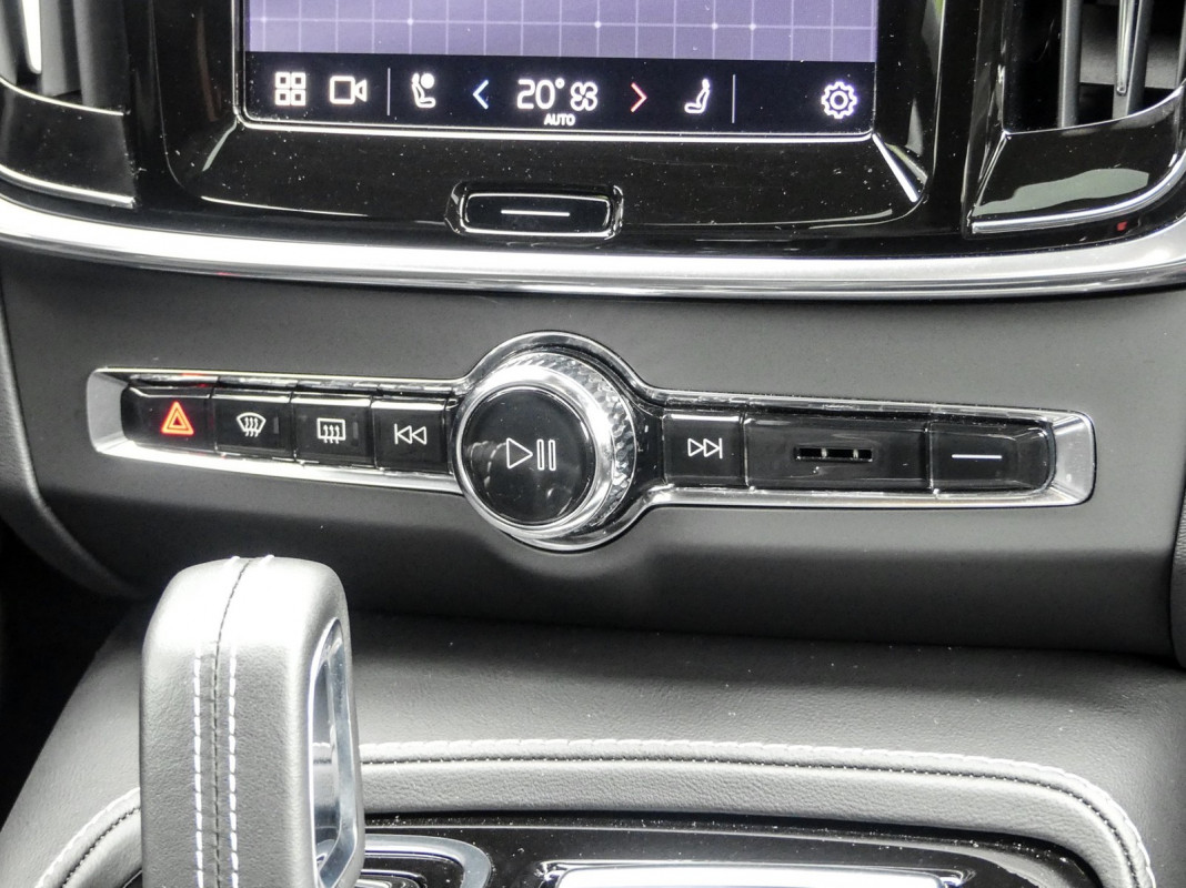 Volvo V90 T8 Recharge AWD - Kombi - Blau - Gebrauchtwagen - Bild 11