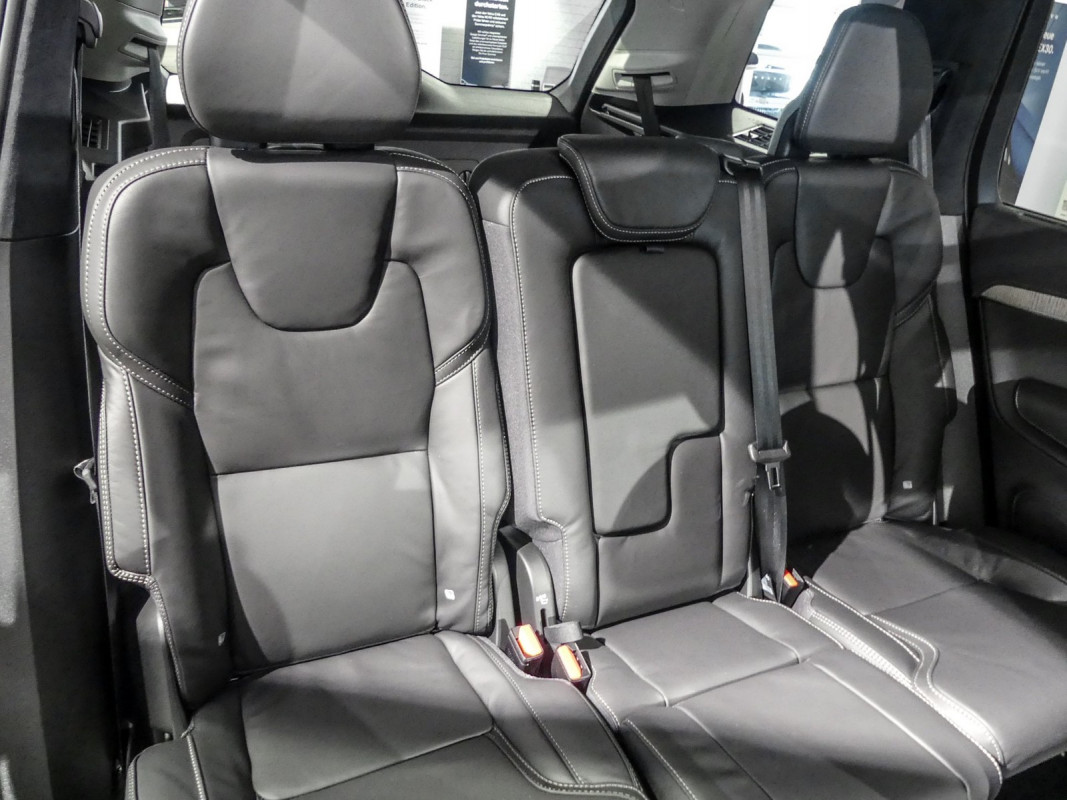 Volvo XC90 B5 (B) - SUV/Off-road - Schwarz - Neuwagen - Bild 4